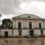L'ottocentesca masseria Pagliaro di Casamassima, requisita dagli Alleati durante la Seconda guerra mondiale: nella sua mansarda i soldati occupanti allestirono un piccolo night club